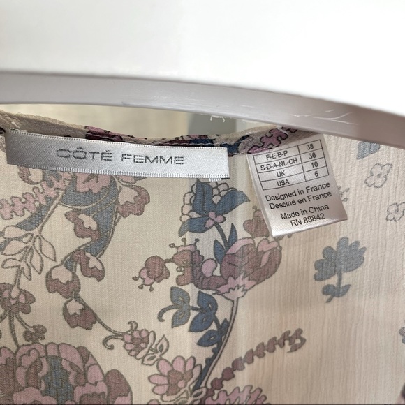 Cote Femme Silk Lavender Based Floral Short Sleeve Top - Size 38 - U.S. 6 - Picture 3 of 6